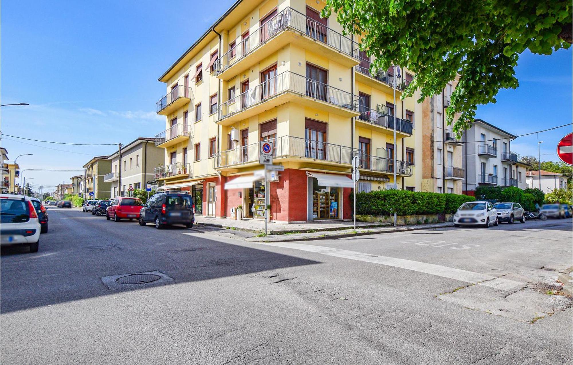 Awesome Apartment In Viareggio With Wifi Luaran gambar